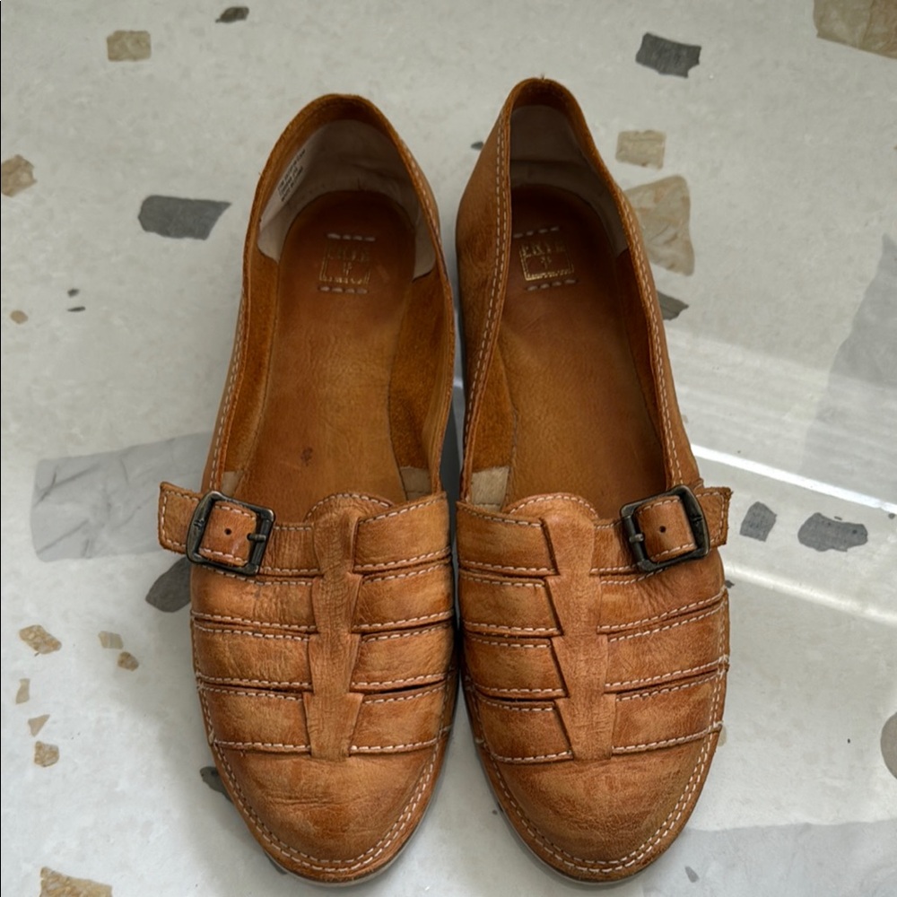 FRYE Women’s Tan Leather Loafers